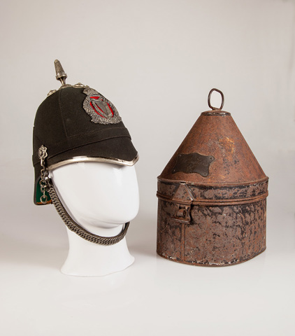 2021.13.RIC.2B-Helmet-RIC-Officer-Royal-Irish-Constabulary-and-Steel-Box-4