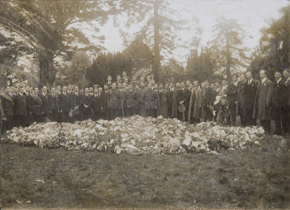 Group-at-Grave-of-Tomas-MacCurtain