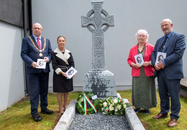 Father-O-callaghan-wreath-laying