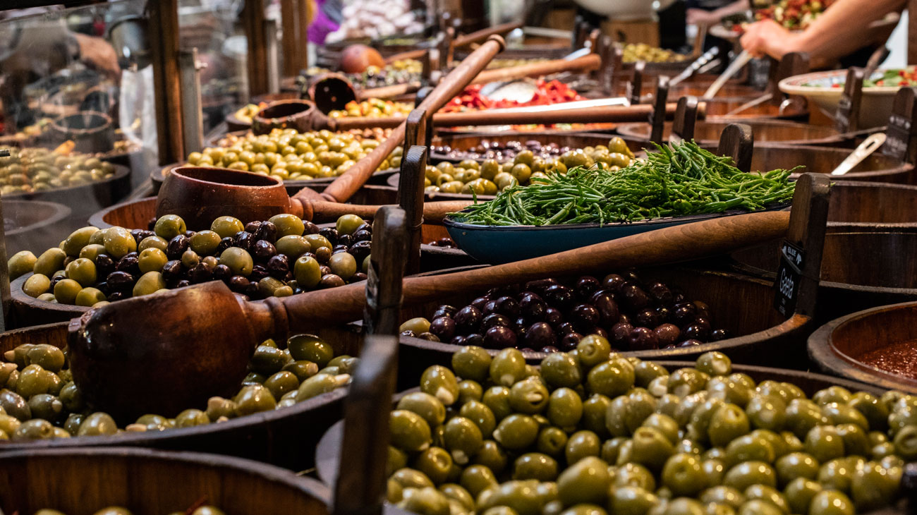 CMK__English-Market_Olive-Stall_0995