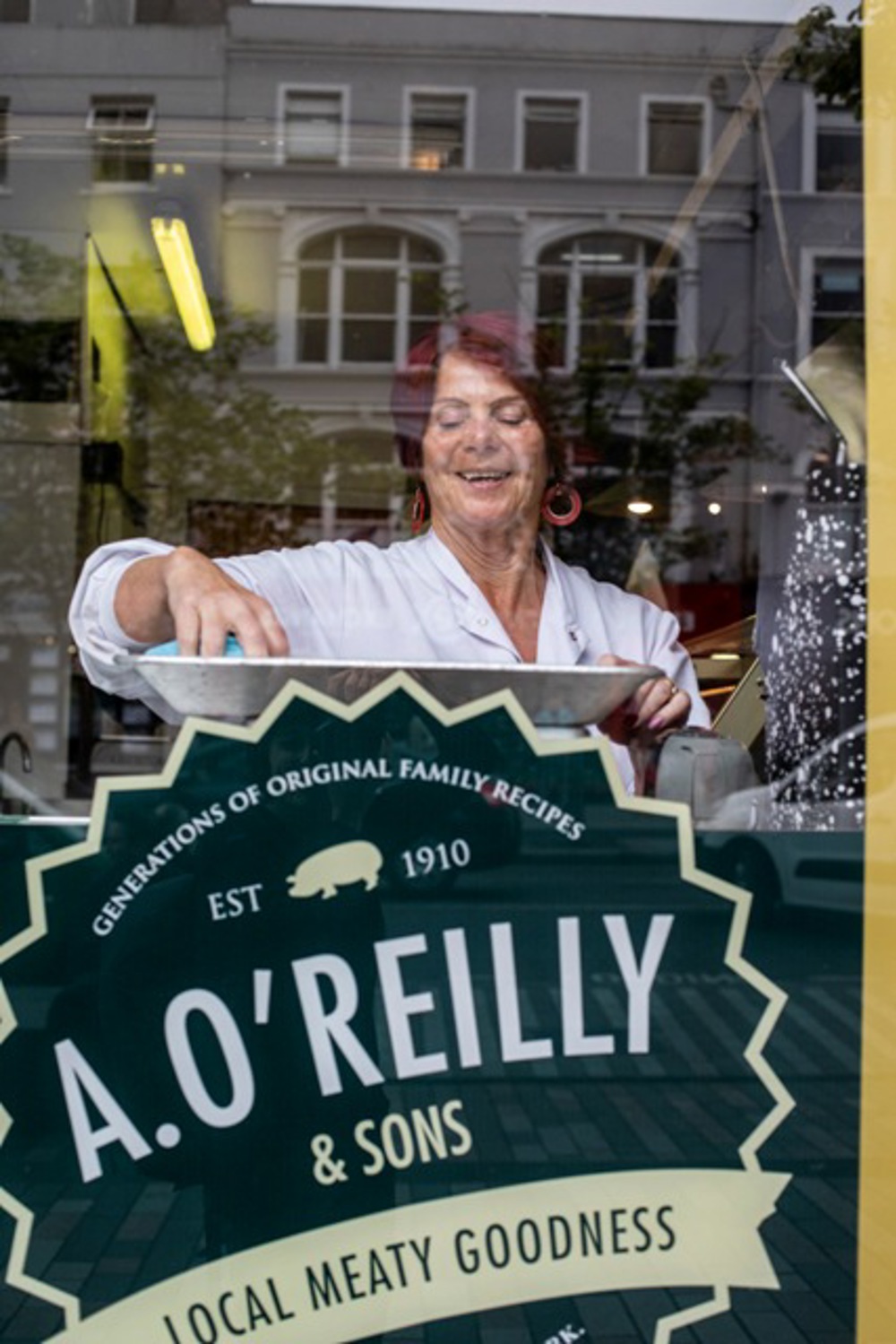 O'Reilly & Sons Shop sign