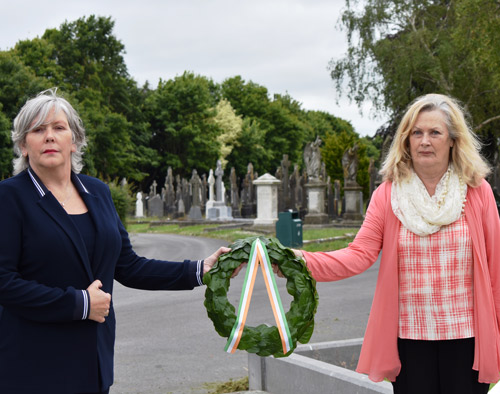 Wreath-Laying-Ceremony-St-Finbarrs-Image